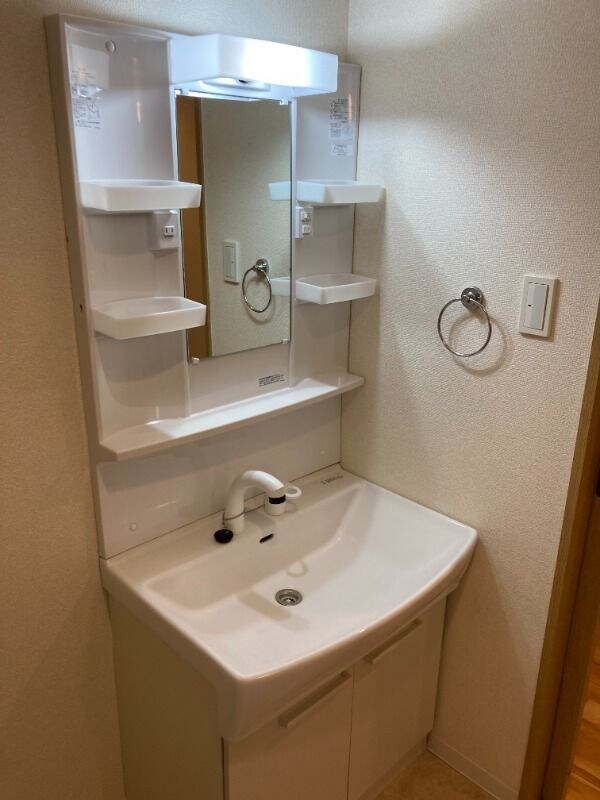 物件内観写真4　(洗面台)