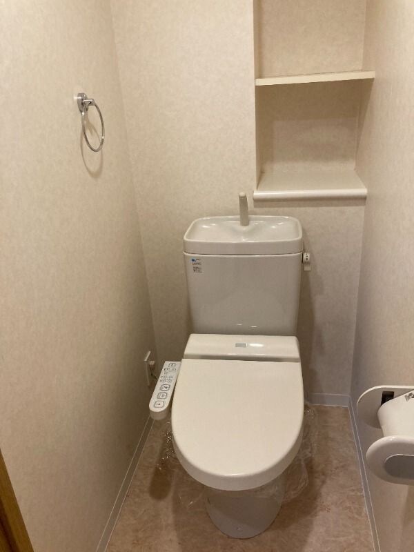 物件内観写真8　(トイレ)