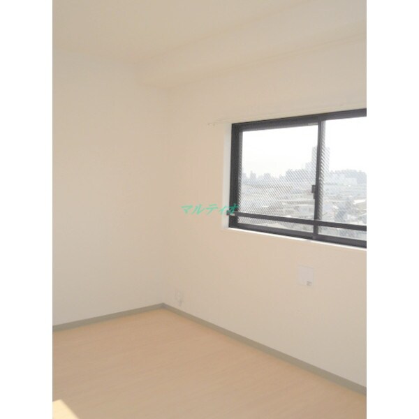 物件内観写真5　(洋室)