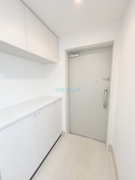 物件内観写真11　(玄関)