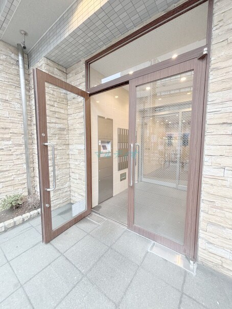 物件外観写真2　(エントランス)