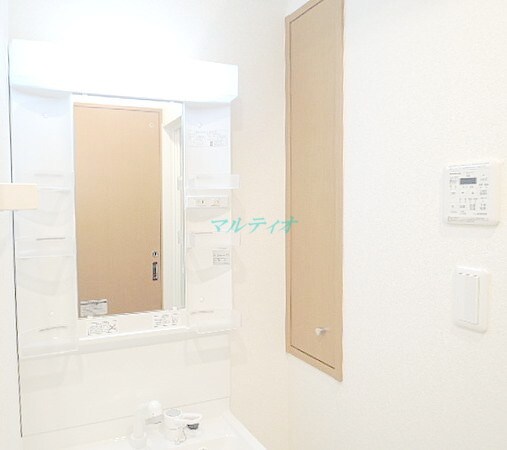 物件内観写真5　(洗面台)