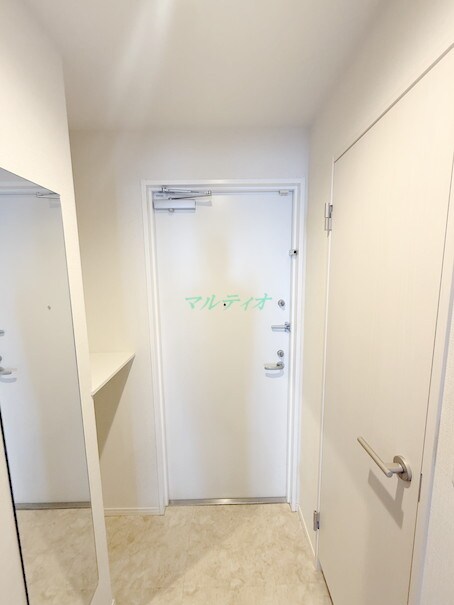 物件内観写真10　(玄関)
