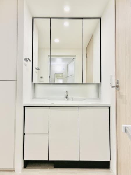 物件内観写真6　(洗面台)