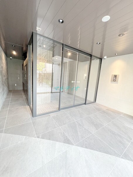 物件外観写真2　(エントランス)