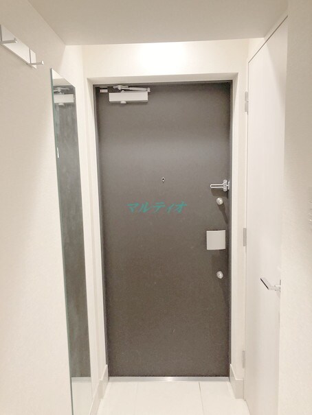 物件内観写真10　(玄関)