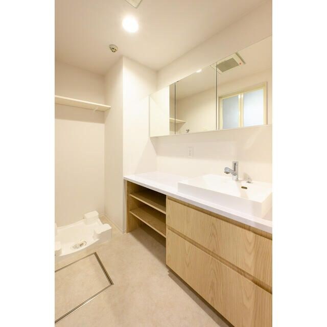 物件内観写真3　(洗面台)