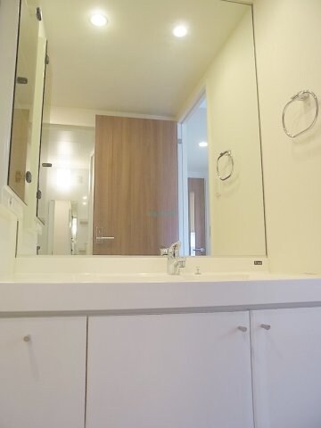 物件内観写真8　(洗面台)