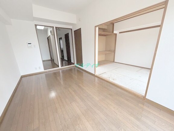 物件内観写真10　(洋室)