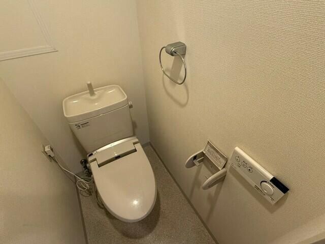 物件内観写真8　(トイレ)