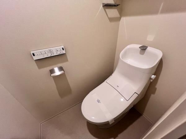 物件内観写真6　(トイレ)