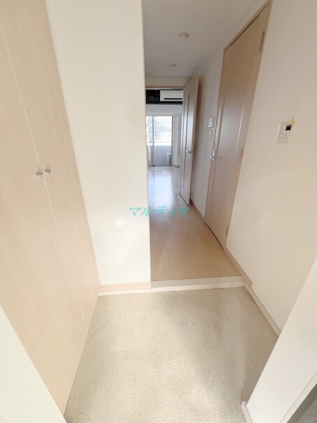 物件内観写真10　(玄関)