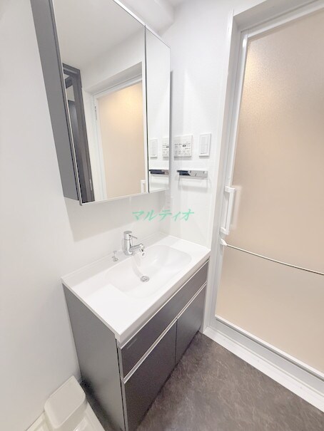 物件内観写真4　(洗面台)