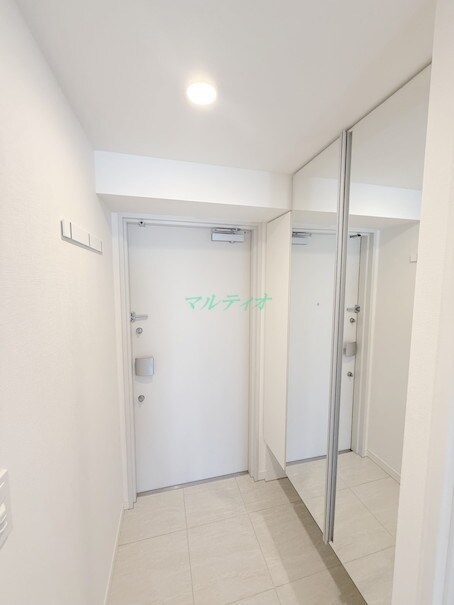 物件内観写真9　(玄関)