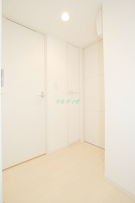 物件内観写真8　(玄関)