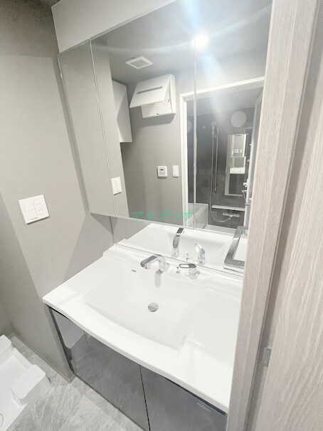 物件内観写真4　(洗面台)