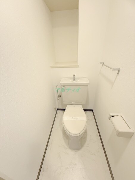 物件内観写真5　(トイレ)