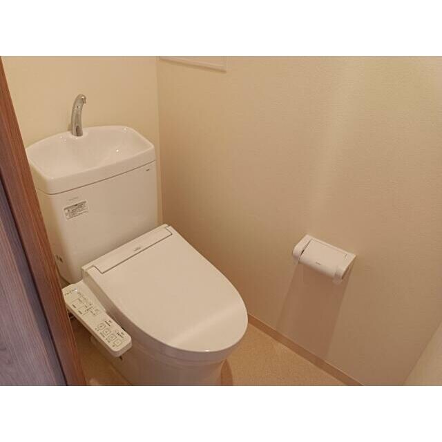 物件内観写真8　(トイレ)