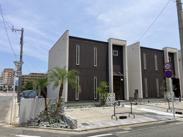 RE VILLAGE