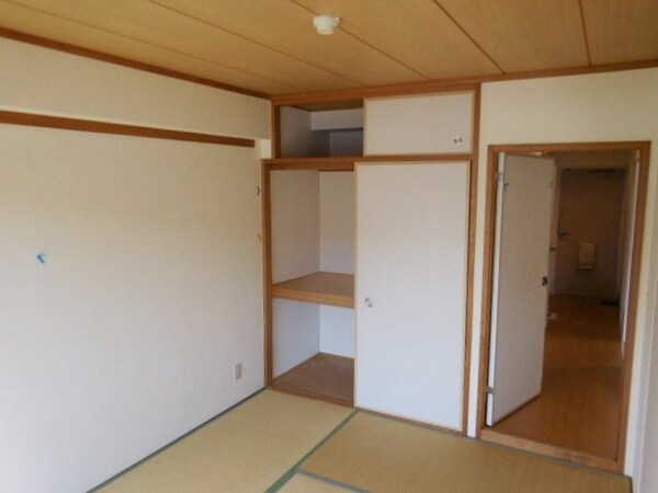 ベッドルーム