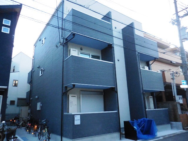 LINES CHROME（ラインズ クローム）