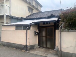 高尾貸家　西側外観写真