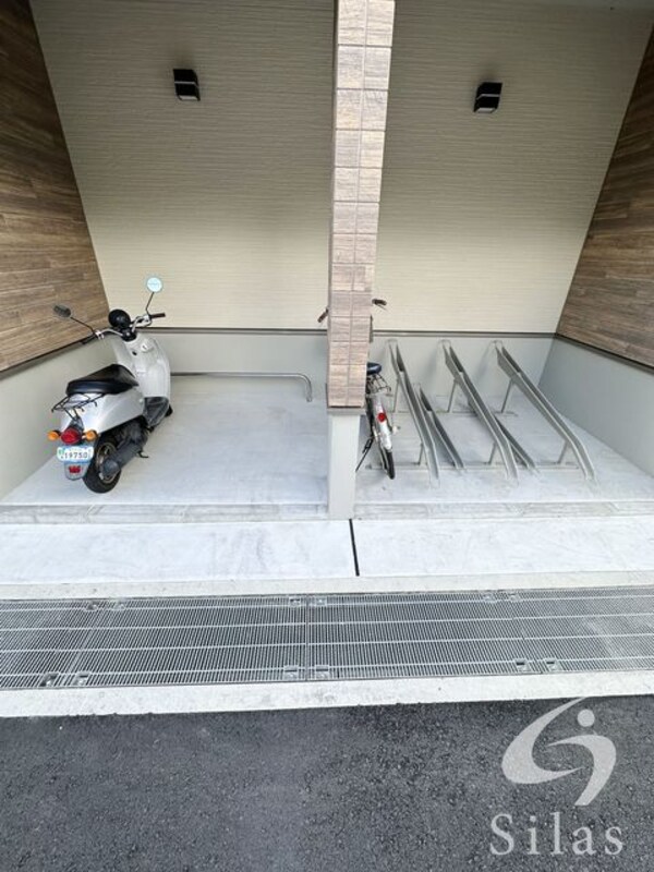 敷地内/建物