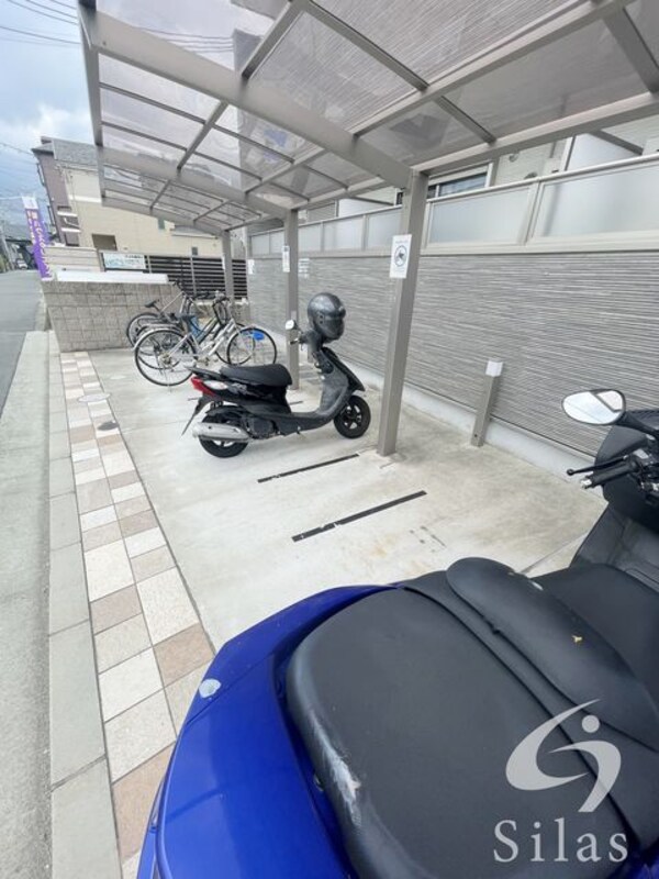 敷地内/建物