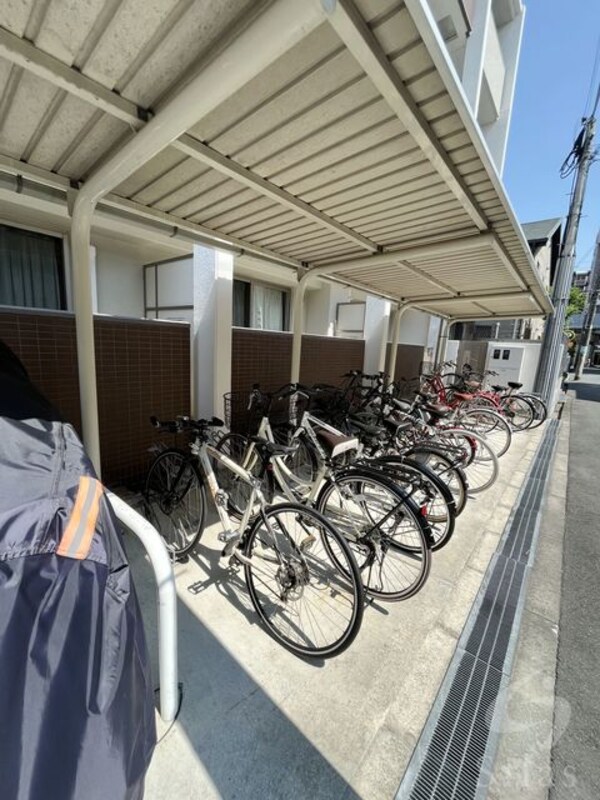 敷地内/建物