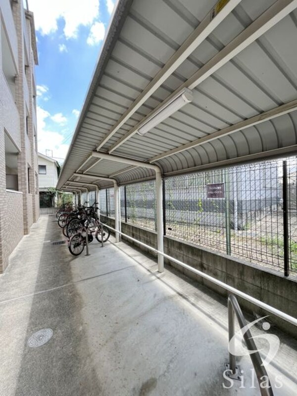 敷地内/建物