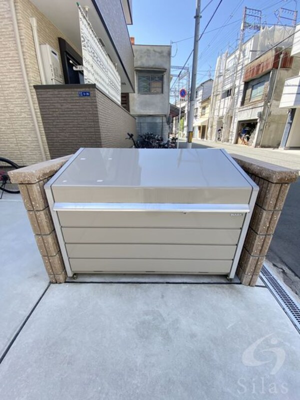 敷地内/建物