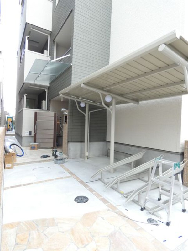 敷地内/建物