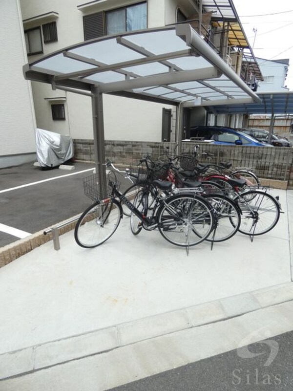 敷地内/建物