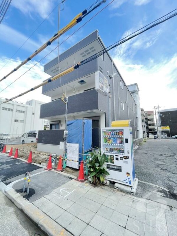 建設中