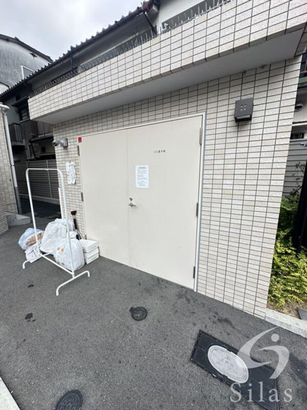 敷地内/建物