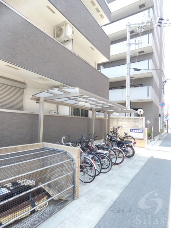敷地内/建物