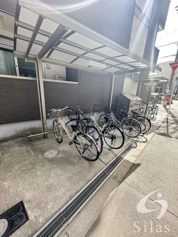 敷地内/建物