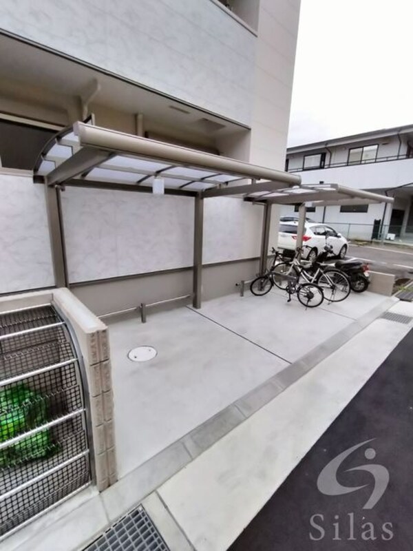 敷地内/建物