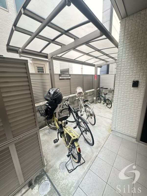 敷地内/建物