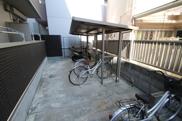 敷地内/建物