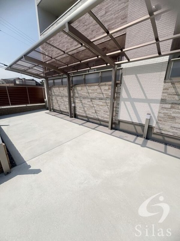 敷地内/建物