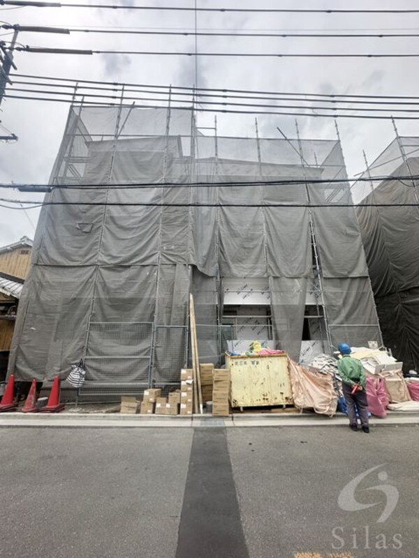 建設中