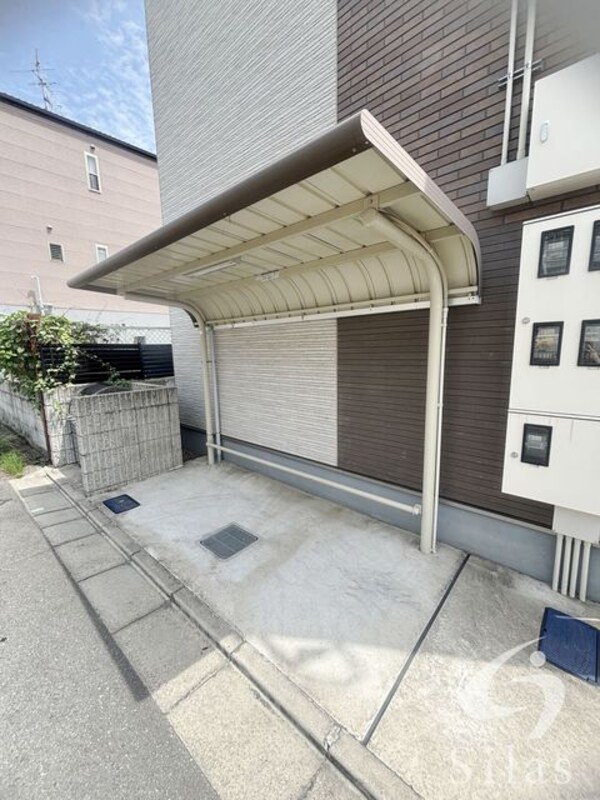敷地内/建物