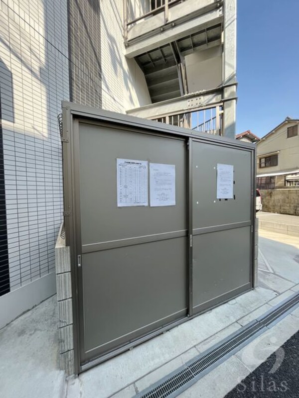 敷地内/建物