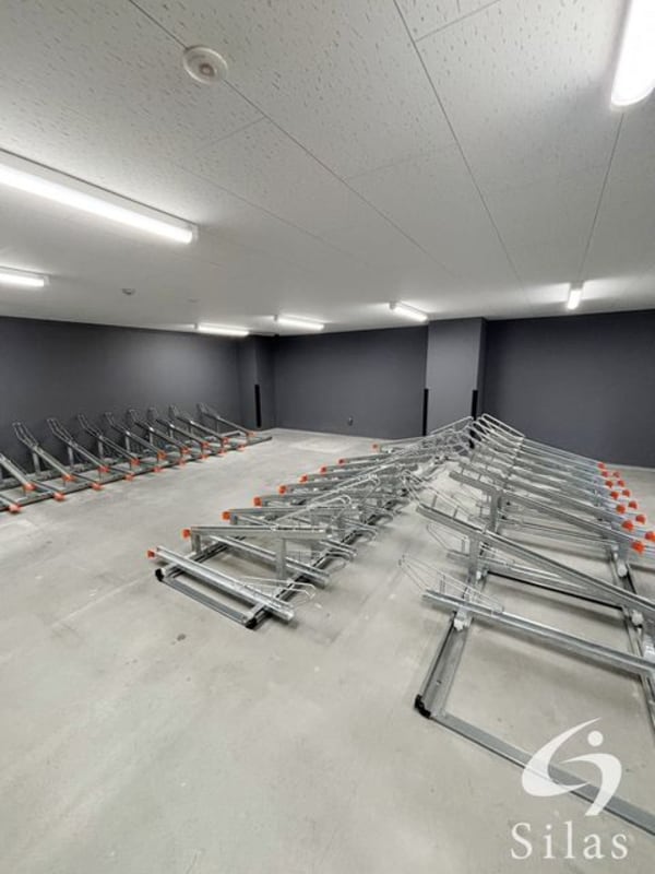 敷地内/建物