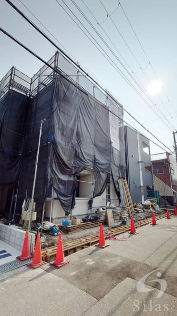 建設中