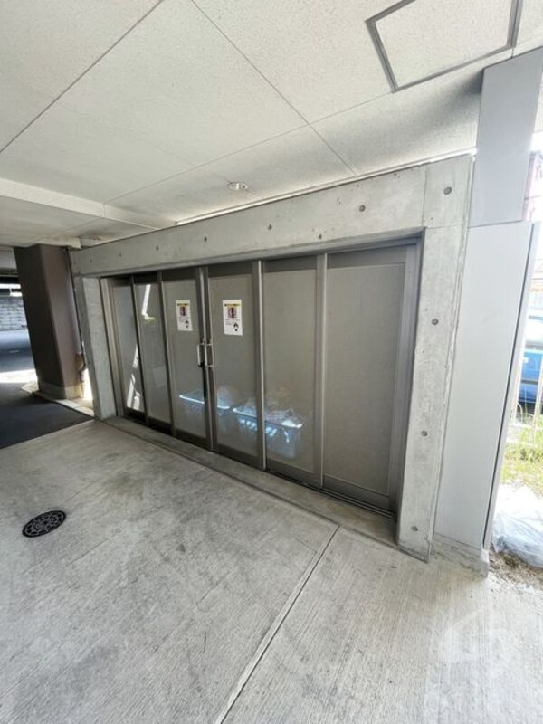 敷地内/建物