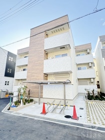 阪急宝塚線 石橋阪大前駅 3階建 築1年の外観写真