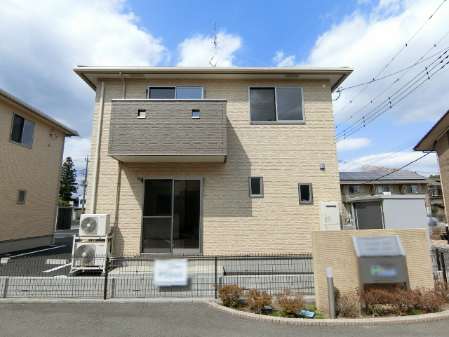 ドミール D