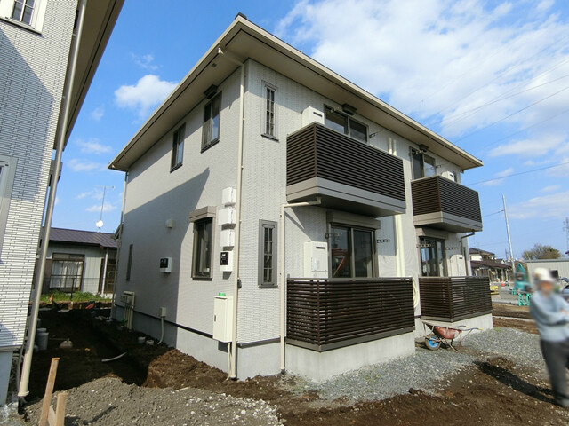 ファミーユ東峰 A